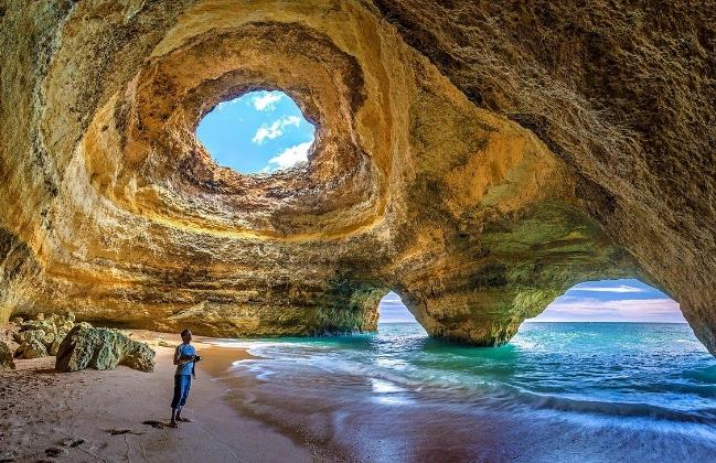 Monday, May 10 – Algarve (B, Group D) **Dolphins, Caves and Boat With