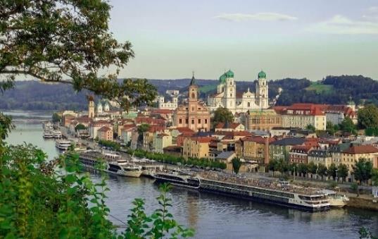 Thursday, September 24 – Budapest, Hungary (B, L , D)