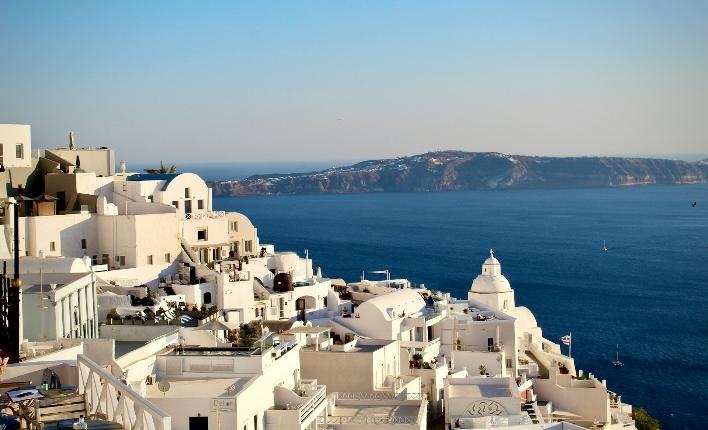 Monday, May 31 – Mykonos – Ferry to Santorini , 4.5- Star Santorini