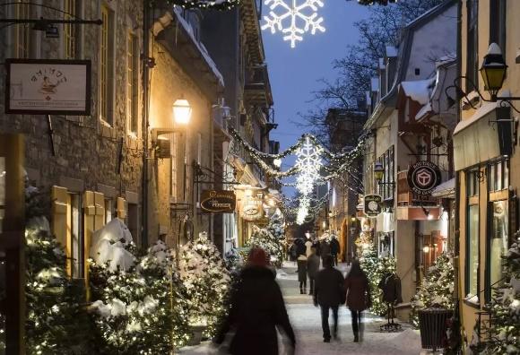 Thursday, December 3 – Home -> Hotel Manoir Victoria, QC